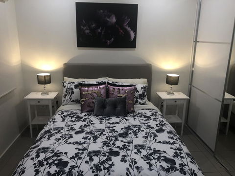 Darwin-Ocean Views, Tropical Getaway, Pool & Aircon - Accommodation Main Beach 2