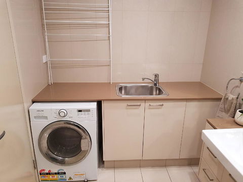 Darwin-Ocean Views, Tropical Getaway, Pool & Aircon - Accommodation Main Beach 16