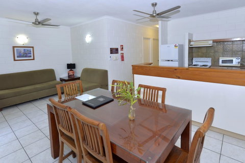 City Gardens Apartments - Accommodation Main Beach 13