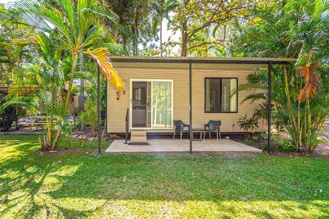 Oasis Tourist Park - Accommodation Main Beach 4