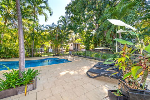Oasis Tourist Park - Accommodation Main Beach 14