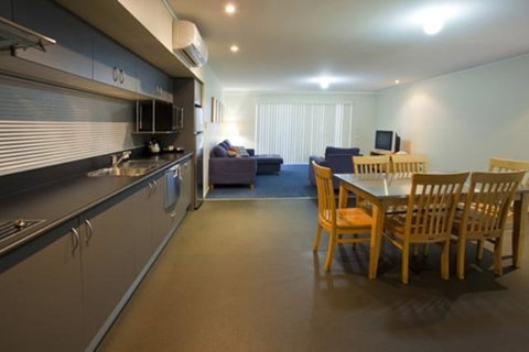 Corrigans Cove - Accommodation Main Beach 7