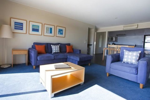 Corrigans Cove - Accommodation Main Beach 6