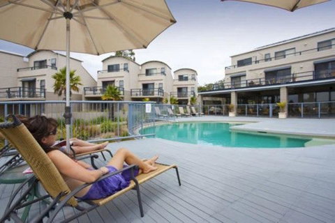Corrigans Cove - Accommodation Main Beach 18