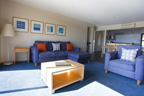 Corrigans Cove - Accommodation Main Beach 10