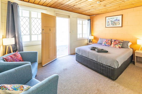 Glen Helen Lodge - Accommodation Main Beach 15