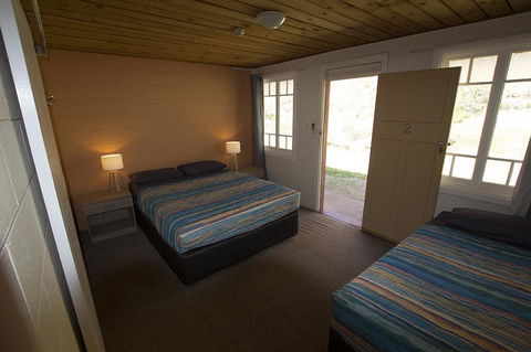Glen Helen Lodge - Accommodation Main Beach 12