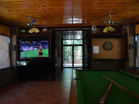 DARWIN'S SHADY ACRES RETREAT - Accommodation Main Beach 16