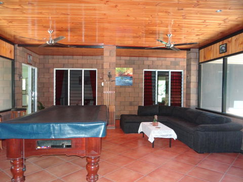 DARWIN'S SHADY ACRES RETREAT - Accommodation Main Beach 17