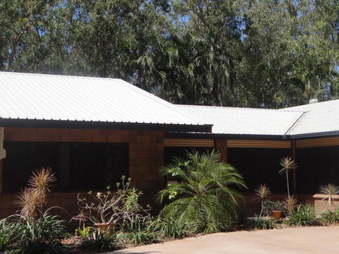 DARWIN'S SHADY ACRES RETREAT - Accommodation Main Beach 5