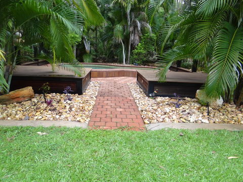 DARWIN'S SHADY ACRES RETREAT - Accommodation Main Beach 10