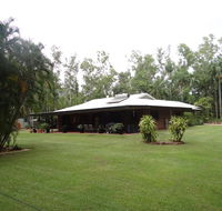 DARWIN'S SHADY ACRES RETREAT - Accommodation Main Beach