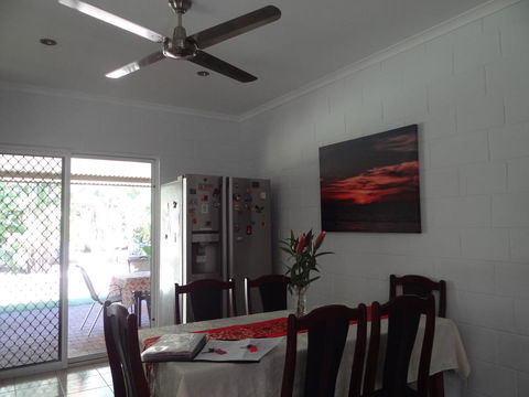 DARWIN'S SHADY ACRES RETREAT - Accommodation Main Beach 25