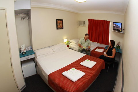 Value Inn - Accommodation Main Beach 14