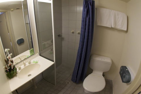 Value Inn - Accommodation Main Beach 13