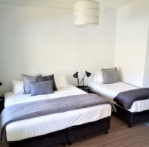 Arafura Blue - Accommodation Main Beach 12
