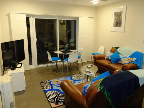 Rock Wallaby - Accommodation Main Beach 16