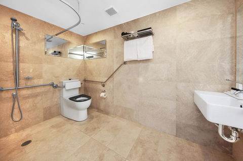 Canberra Rex Hotel - Accommodation Main Beach 42