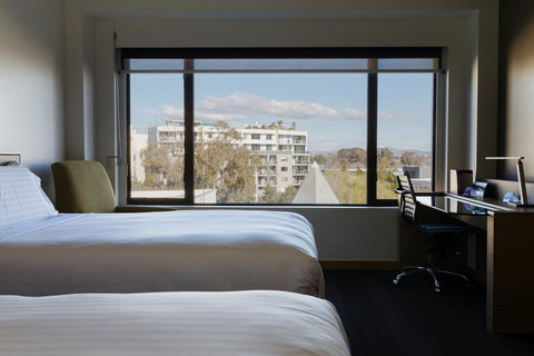 Crowne Plaza Canberra, An IHG Hotel - Accommodation Main Beach 18