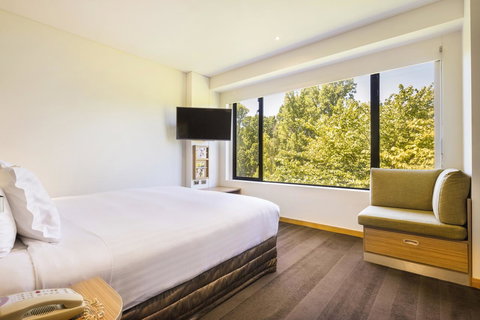 Crowne Plaza Canberra, An IHG Hotel - Accommodation Main Beach 30