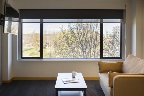 Crowne Plaza Canberra, An IHG Hotel - Accommodation Main Beach 29