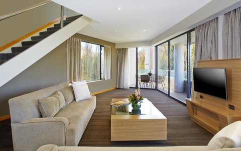 Crowne Plaza Canberra, An IHG Hotel - Accommodation Main Beach 38