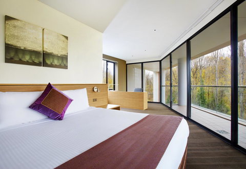 Crowne Plaza Canberra, An IHG Hotel - Accommodation Main Beach 43