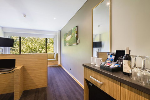 Crowne Plaza Canberra, An IHG Hotel - Accommodation Main Beach 42