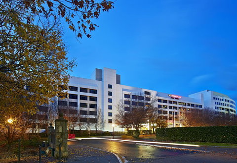Crowne Plaza Canberra, An IHG Hotel - Accommodation Main Beach 1
