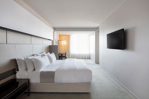 Hotel Realm - Accommodation Main Beach 9
