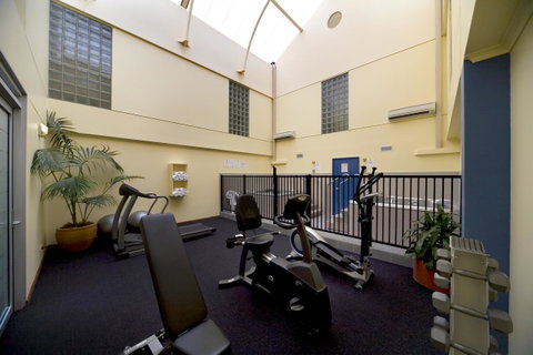 Madison Capital Executive Apartments - Accommodation Main Beach 6