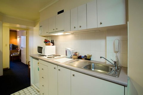 Madison Capital Executive Apartments - Accommodation Main Beach 5