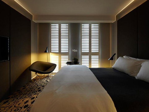 Burbury Hotel - Accommodation Main Beach 4