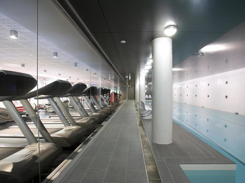 Burbury Hotel - Accommodation Main Beach 16