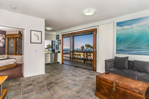 Lennox Holiday Apartments - Accommodation Main Beach 40