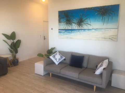 Lennox Holiday Apartments - Accommodation Main Beach 26