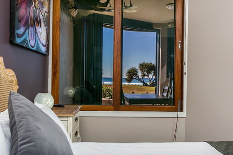 Lennox Holiday Apartments - Accommodation Main Beach 35