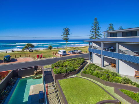 Lennox Holiday Apartments - Accommodation Main Beach 10