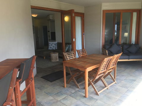 Lennox Holiday Apartments - Accommodation Main Beach 21
