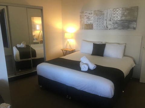 Lennox Holiday Apartments - Accommodation Main Beach 16