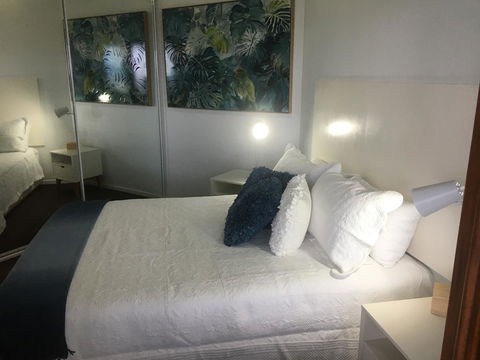Lennox Holiday Apartments - Accommodation Main Beach 22