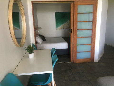 Lennox Holiday Apartments - Accommodation Main Beach 14