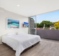 Bondi Beach Studio King Suite  Balcony - Accommodation Main Beach