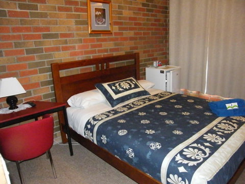 Boomers Guest House Hamilton - Accommodation Main Beach 3