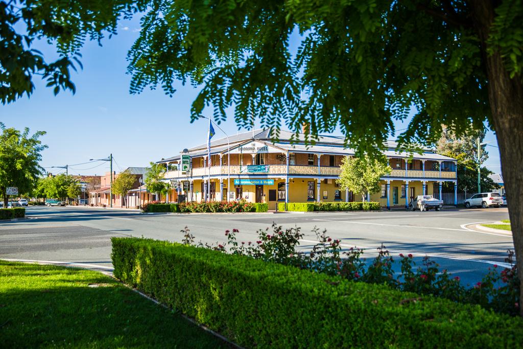 Boorowa NSW Accommodation Main Beach