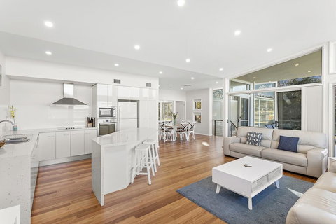 Boulder Bay Rd 1/2 - Fingal Bay - Accommodation Main Beach 3