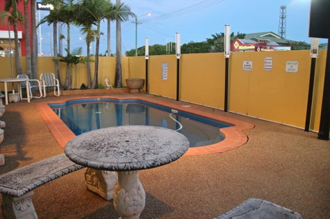 Bourbong St Motel - Accommodation Main Beach 2