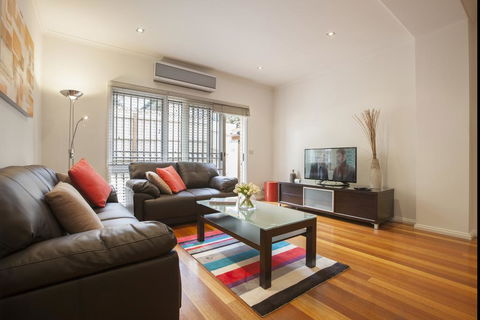 Boutique Stays - Melrose Terrace, Townhouse In North Melbourne - Accommodation Main Beach 3