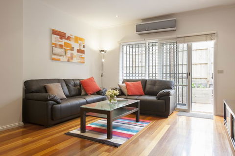 Boutique Stays - Melrose Terrace, Townhouse In North Melbourne - Accommodation Main Beach 1