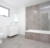 Brand new Family Friendly Apartment for 7 - Accommodation Main Beach